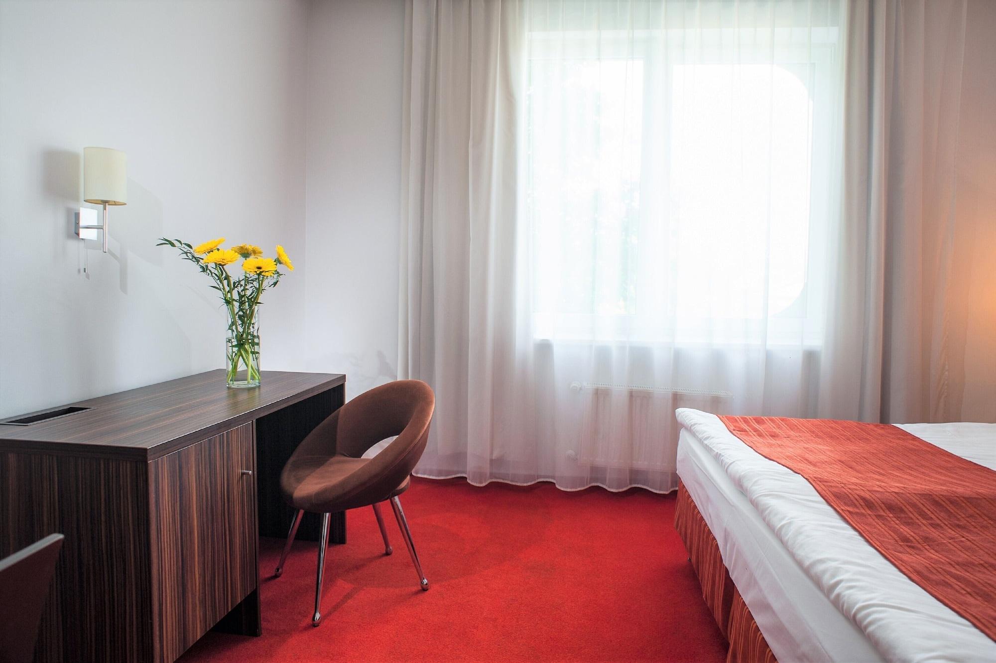 Rija Vef Hotel With Free Parking Riga Exterior foto