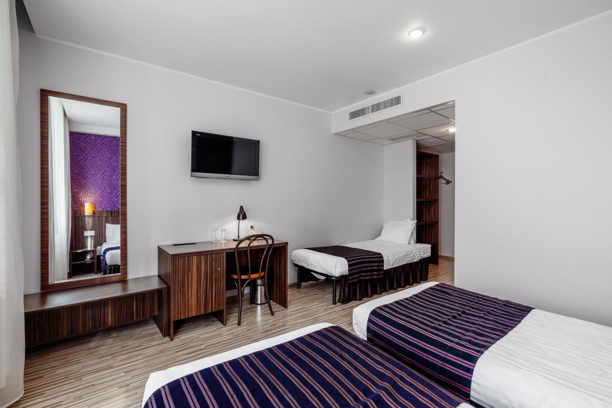 Rija Vef Hotel With Free Parking Riga Habitación foto
