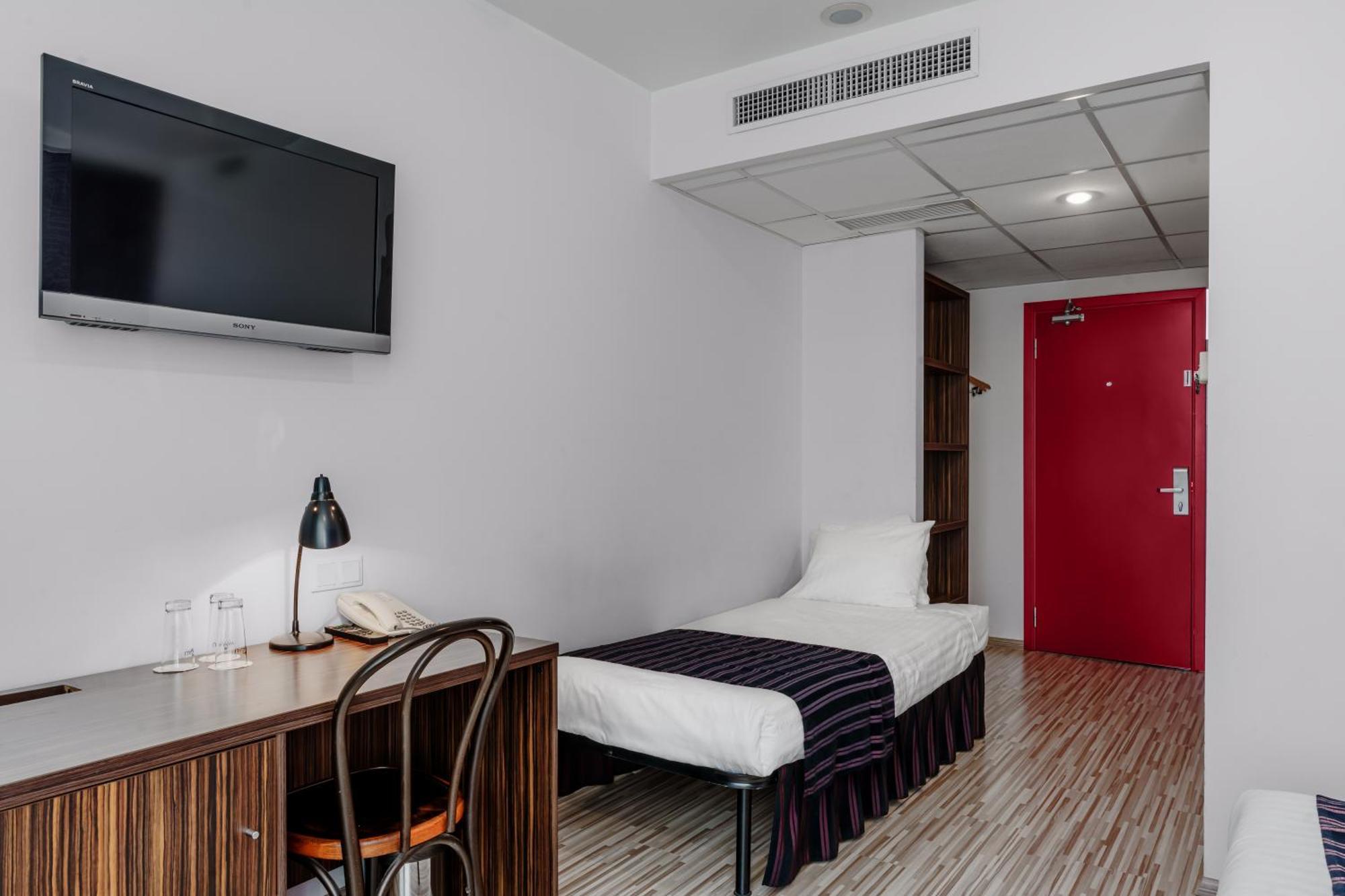 Rija Vef Hotel With Free Parking Riga Habitación foto